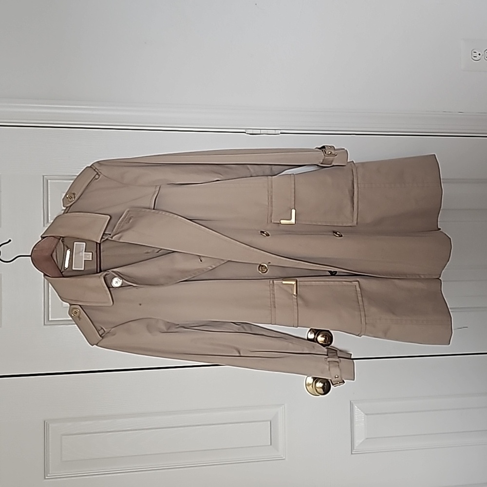 Micheal Kors trench coat. Tan. Size XL